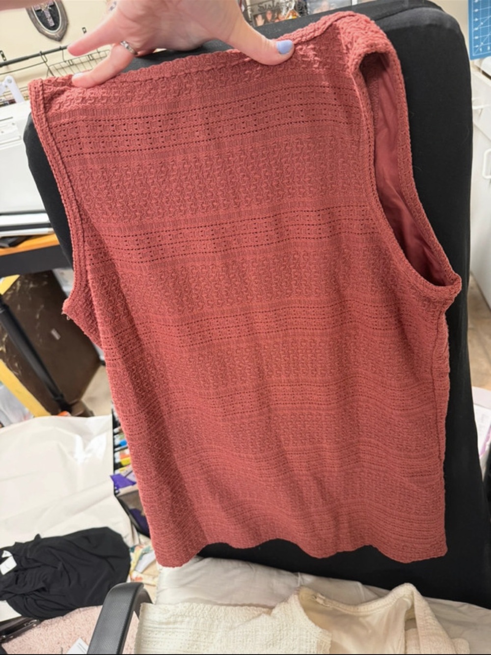 Textured Sleeveless Tank Tops - Picture 7 of 9
